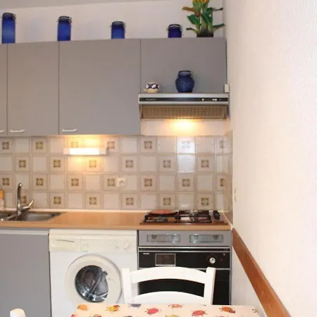 Apartment Avec Terrasse, 6 Couchages, A 2 Pas De La - - Fr-1-229-777 *